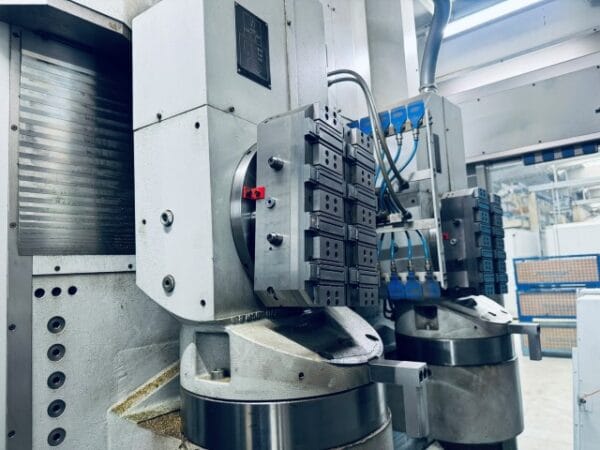 Total 3x Schmid 5-axis horizontal machinening centre complet with robots